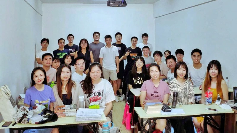 Senior lecturer in architectural and urban history at Wuhan Zebra Crossing Education